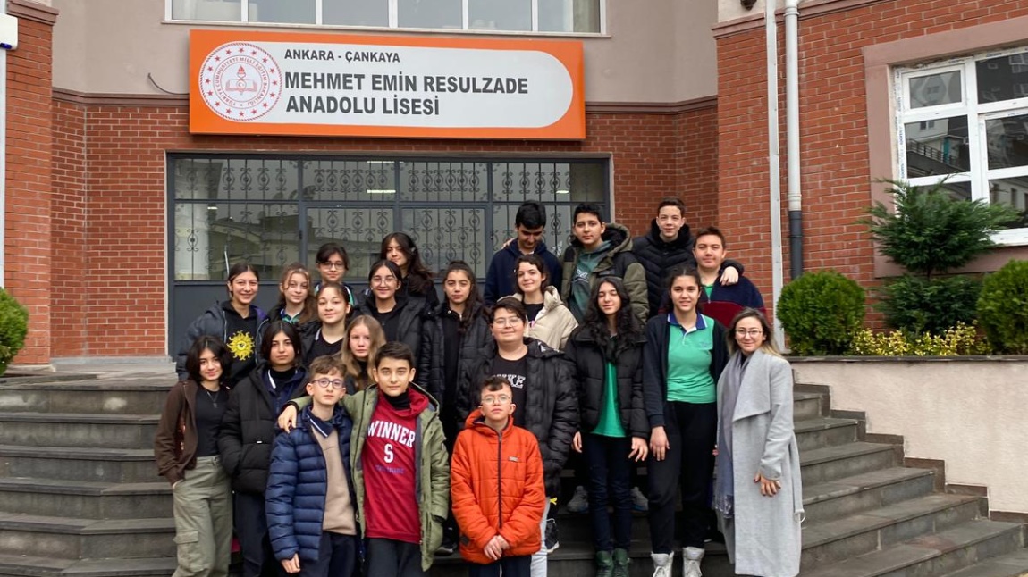 Öğrencilerimiz Mesleki Rehberlik Etkinlikleri Kapsamında Mehmet Emin Resulzade Anadolu Lisesini Ziyaret Etti.
